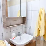 Apartament Zografia - Charming House Near The Coast