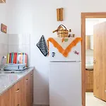 Zografia - Charming House Near The Coast Apartment