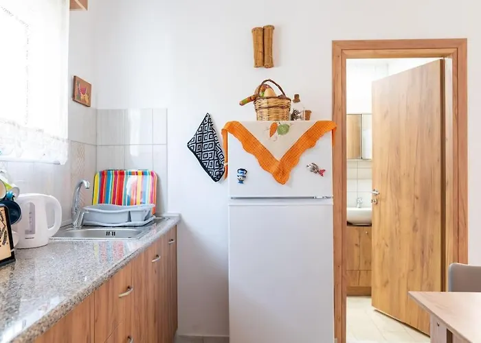 Zografia - Charming House Near The Coast Apartment